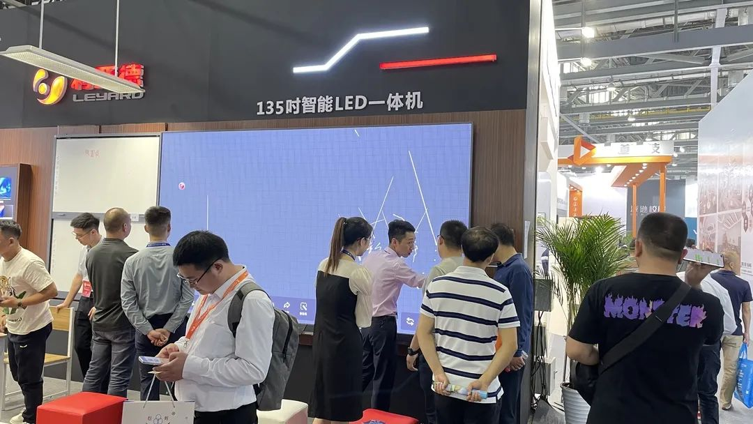 zoty中欧官方教育新品及解决方案惊艳亮相81届教装展