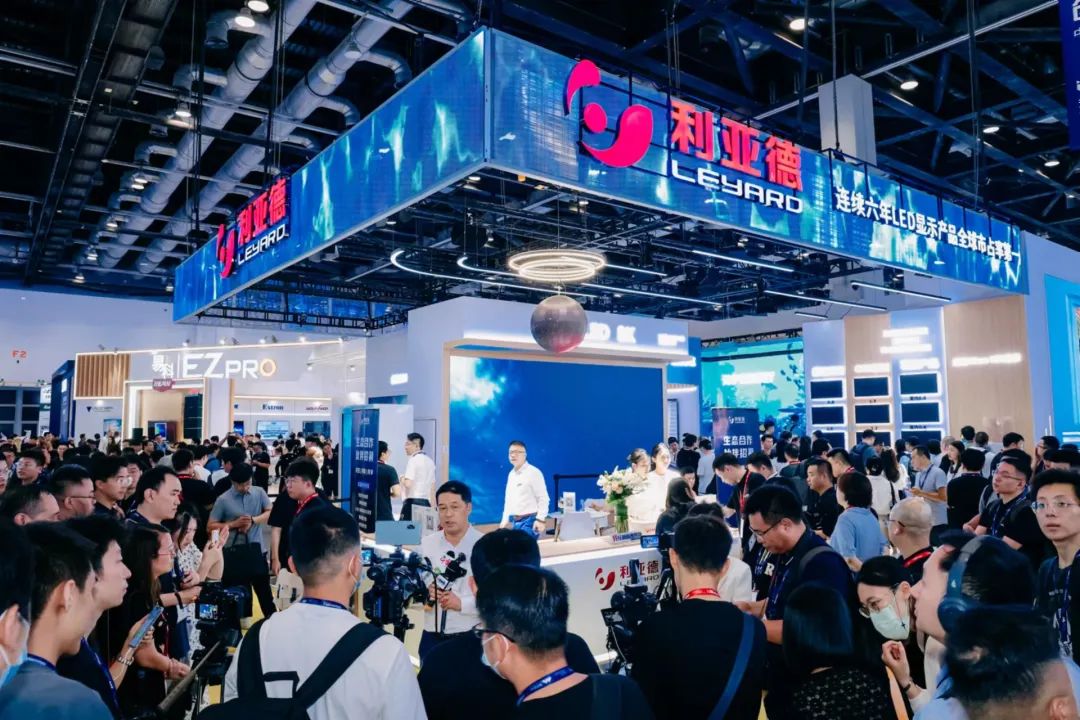 “AI+智能显示”引领未来 zoty中欧官方新品InfoComm展大放异彩