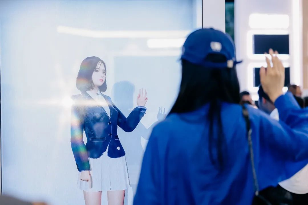 “AI+智能显示”引领未来 zoty中欧官方新品InfoComm展大放异彩