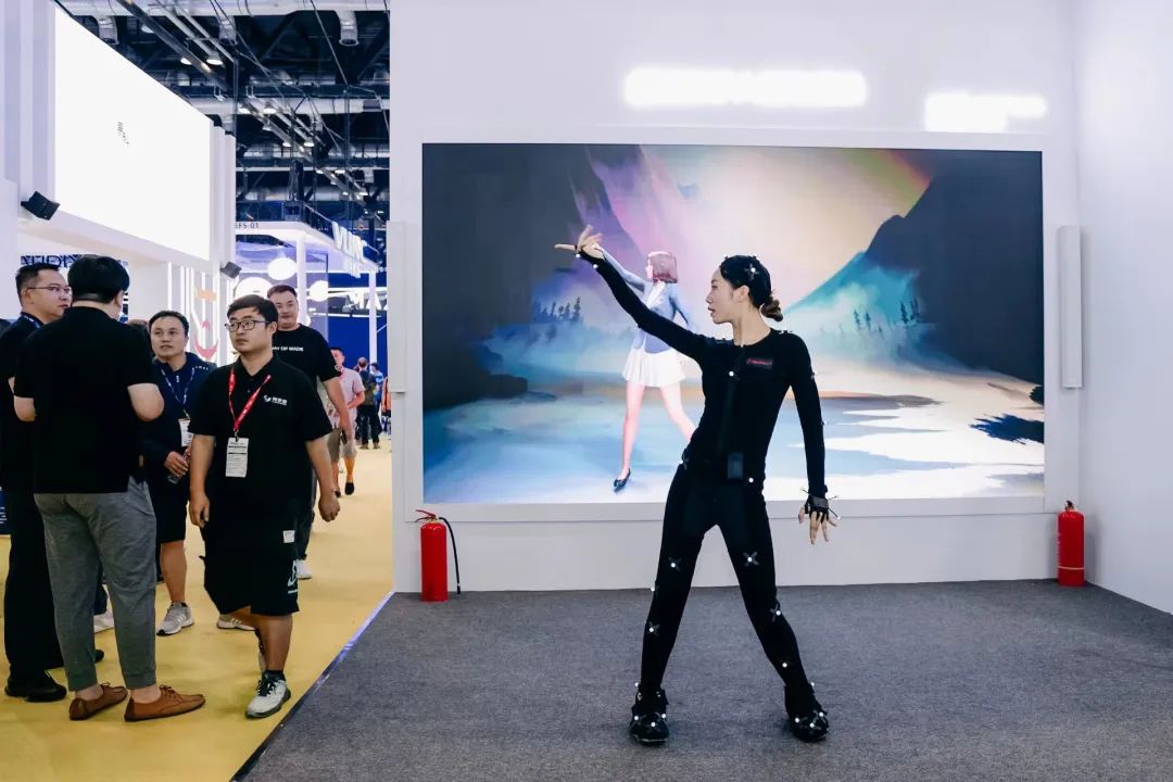 “AI+智能显示”引领未来 zoty中欧官方新品InfoComm展大放异彩