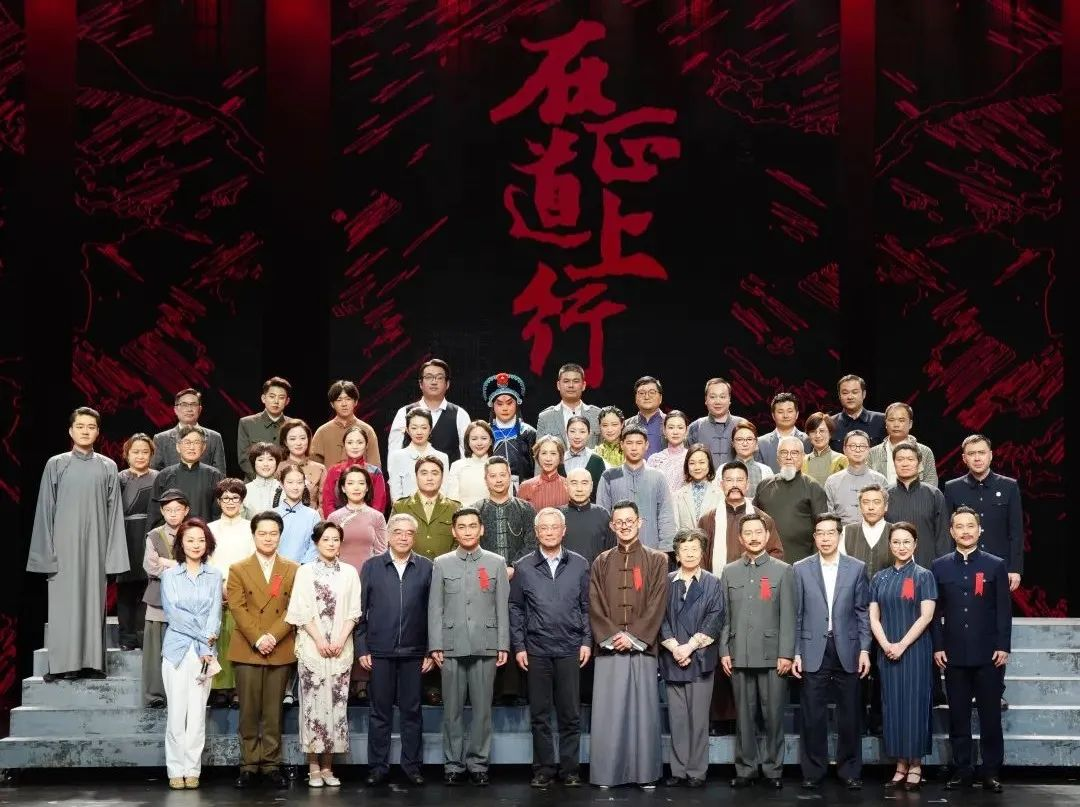 zoty中欧官方·蓝硕以科技赋能话剧《在正道上行》圆满上演